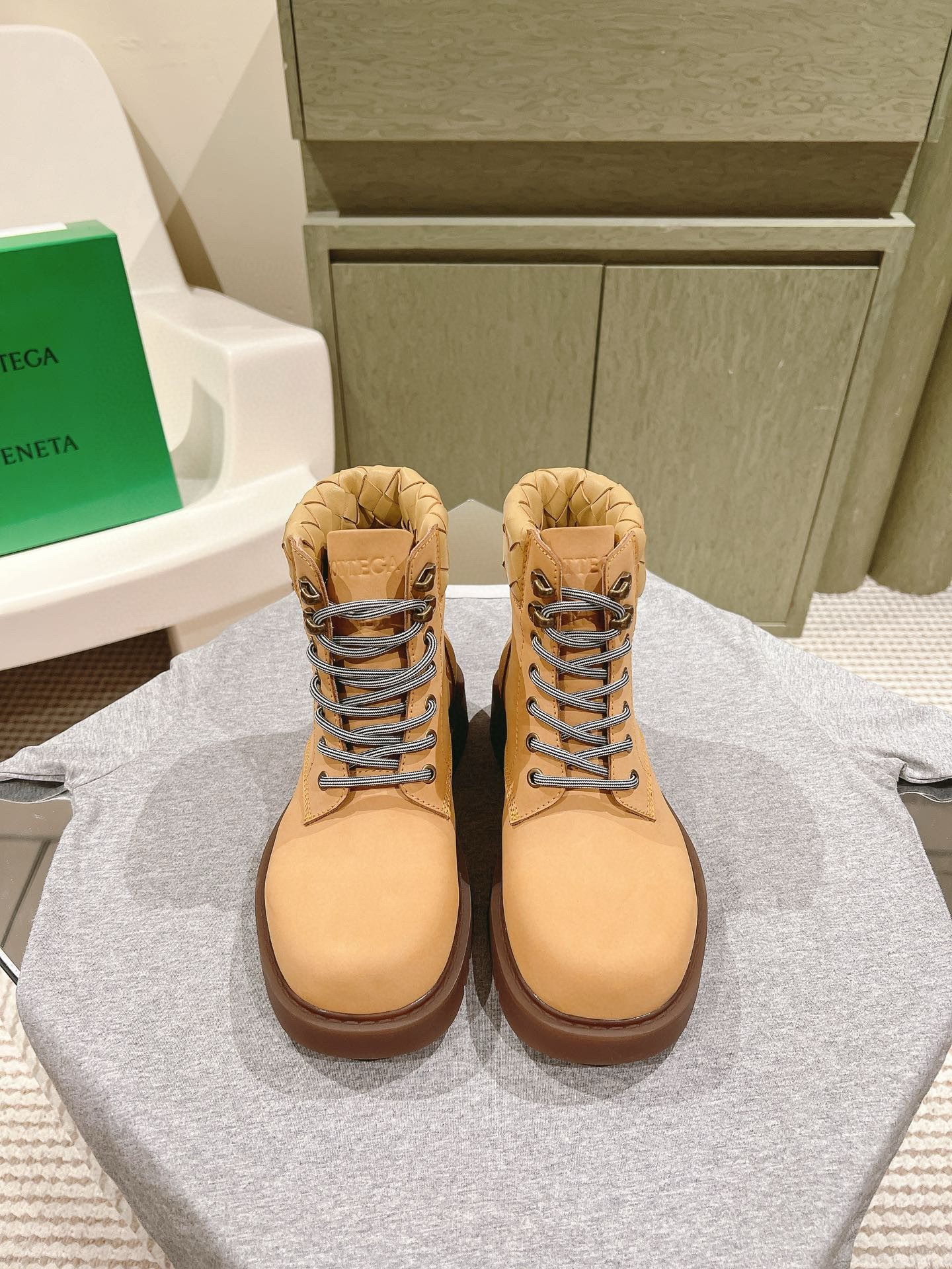 보테가베네타 남여공용 부츠