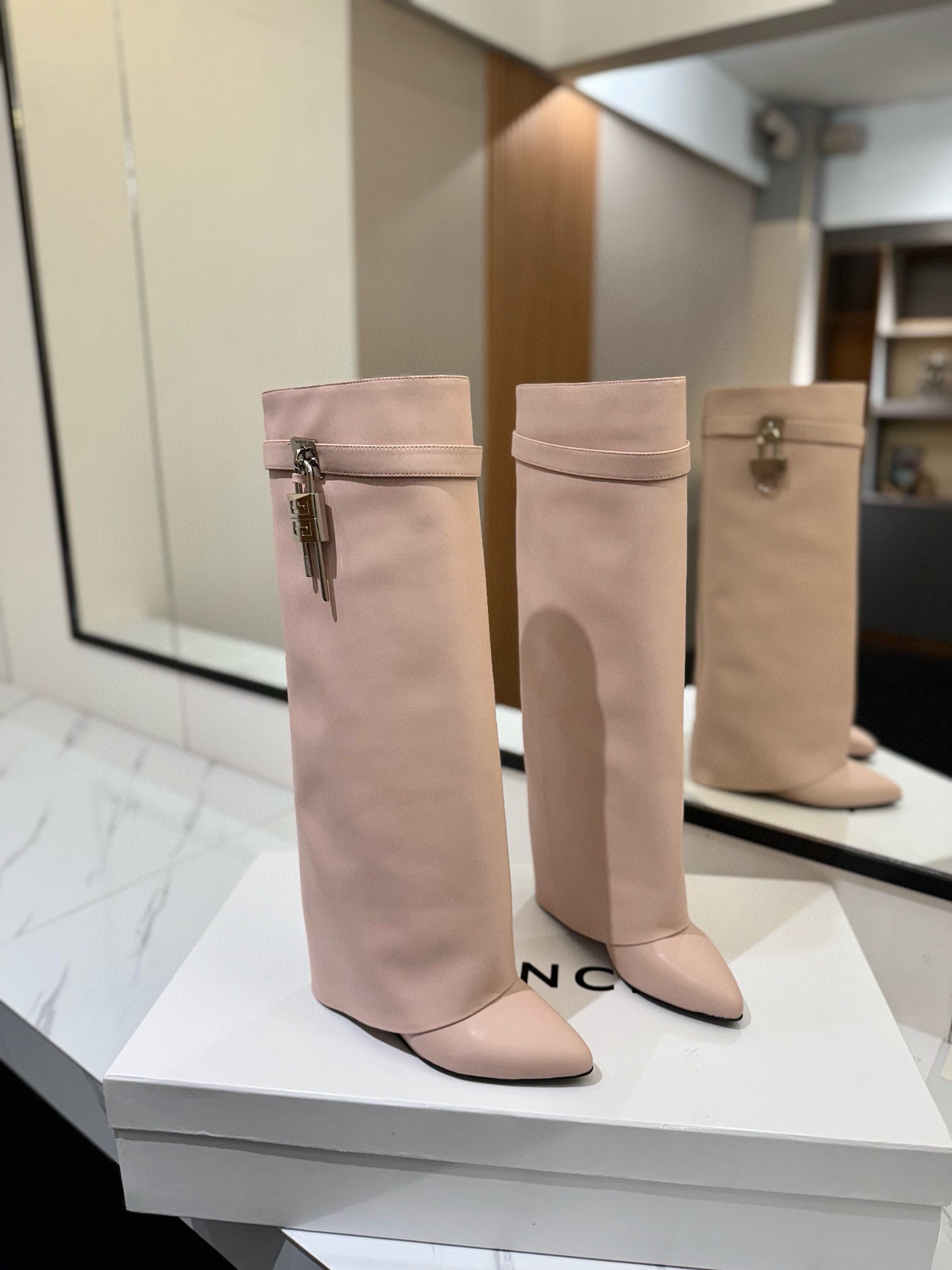 지방시 8.5CM 여자 부츠