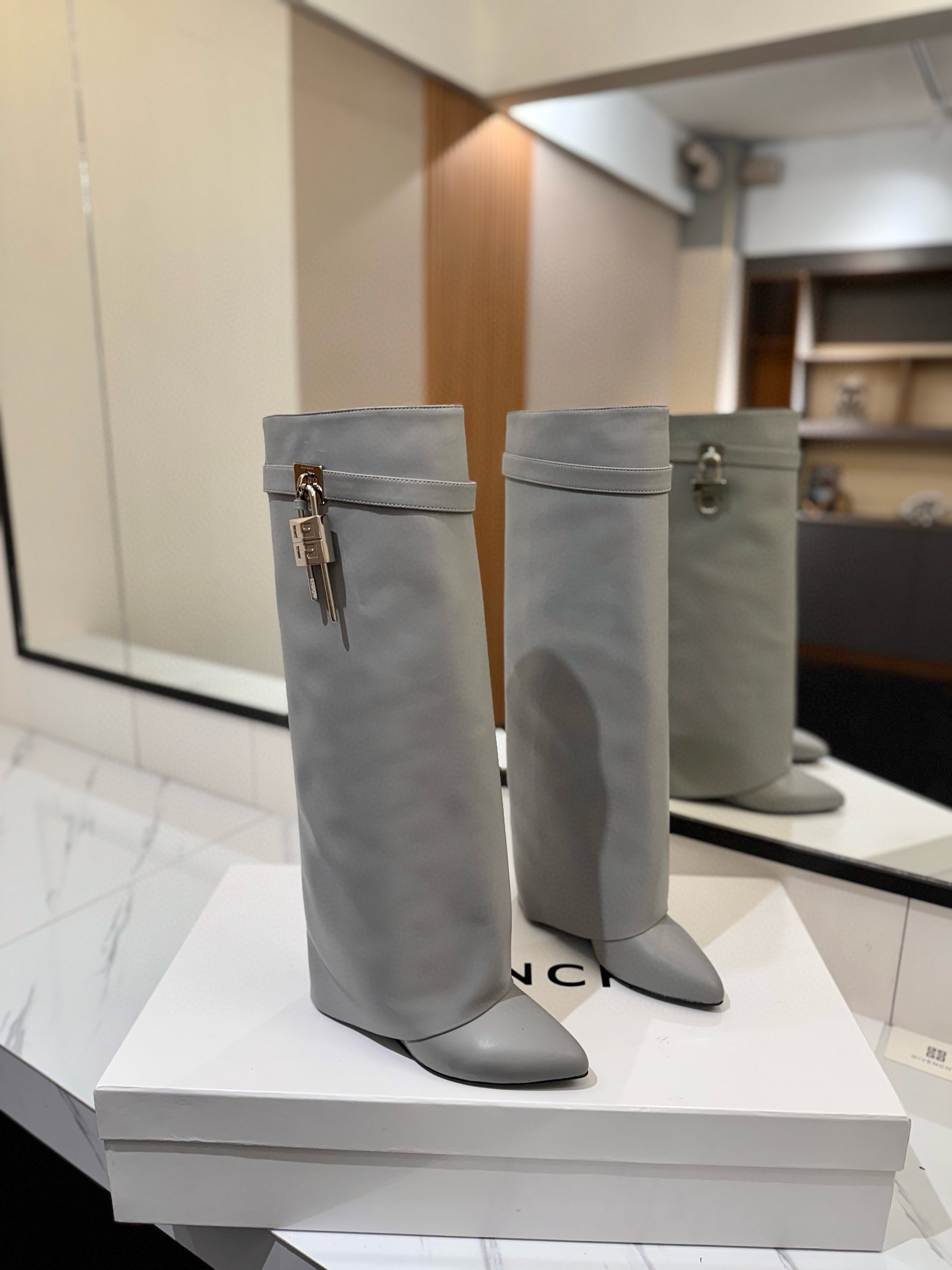 지방시 8.5CM 여자 부츠