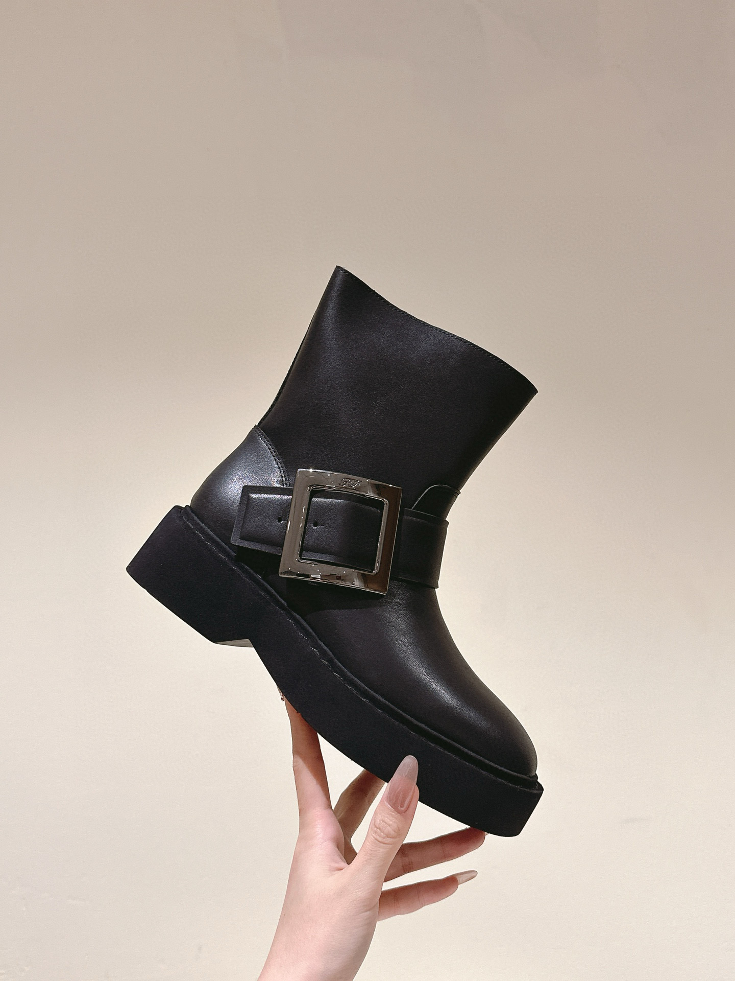 로저비비에 3CM 여자 부츠