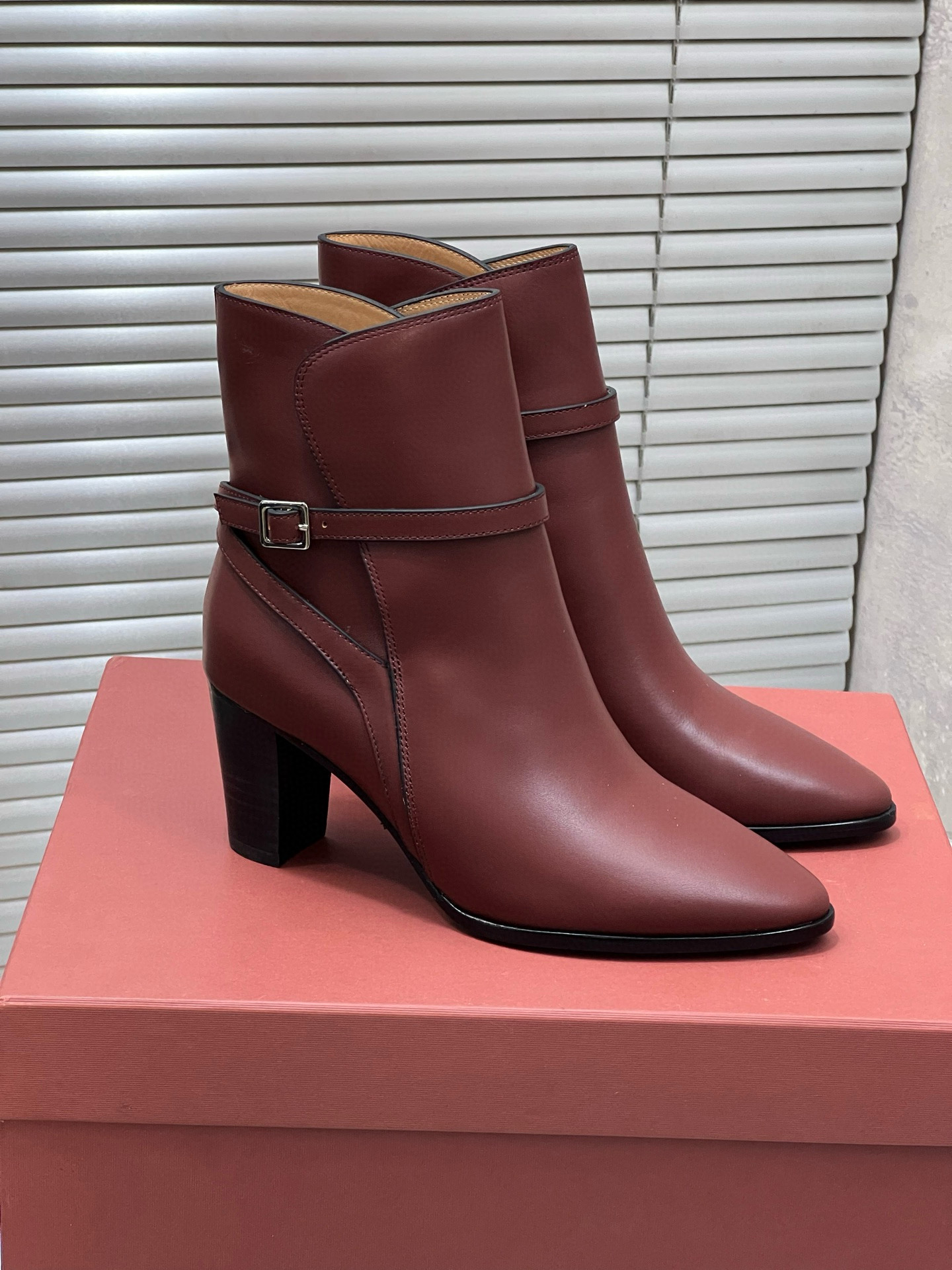 로로피아나 7CM 여자 부츠