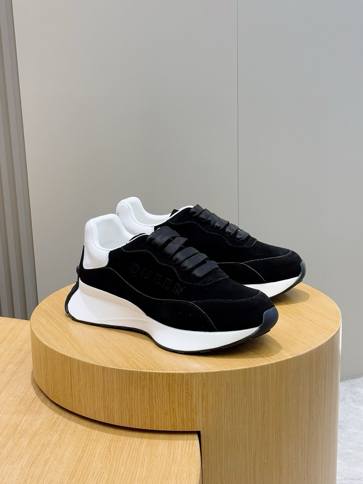 알렉산더 맥퀸 남녀공용 신발 운동화 스니커즈