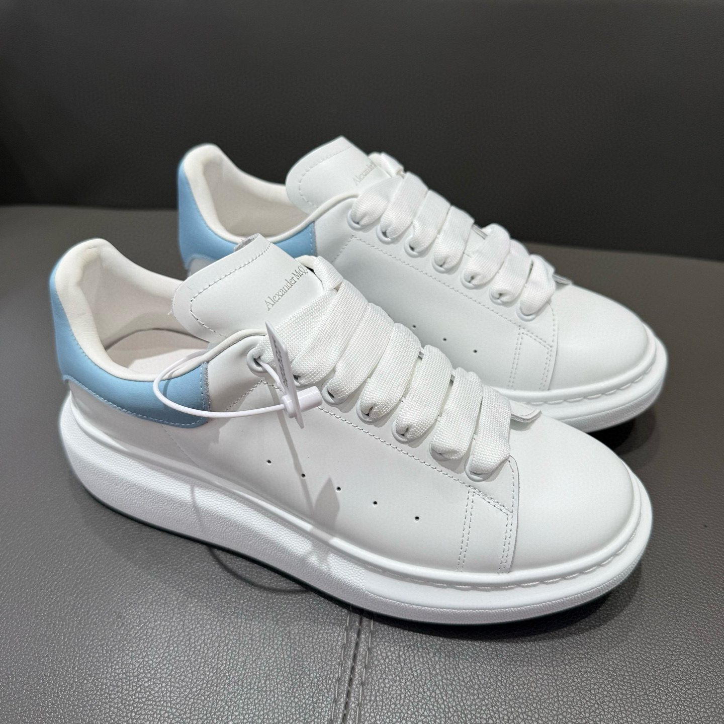  알렉산더 맥퀸 남녀공용 신발 운동화 스니커즈