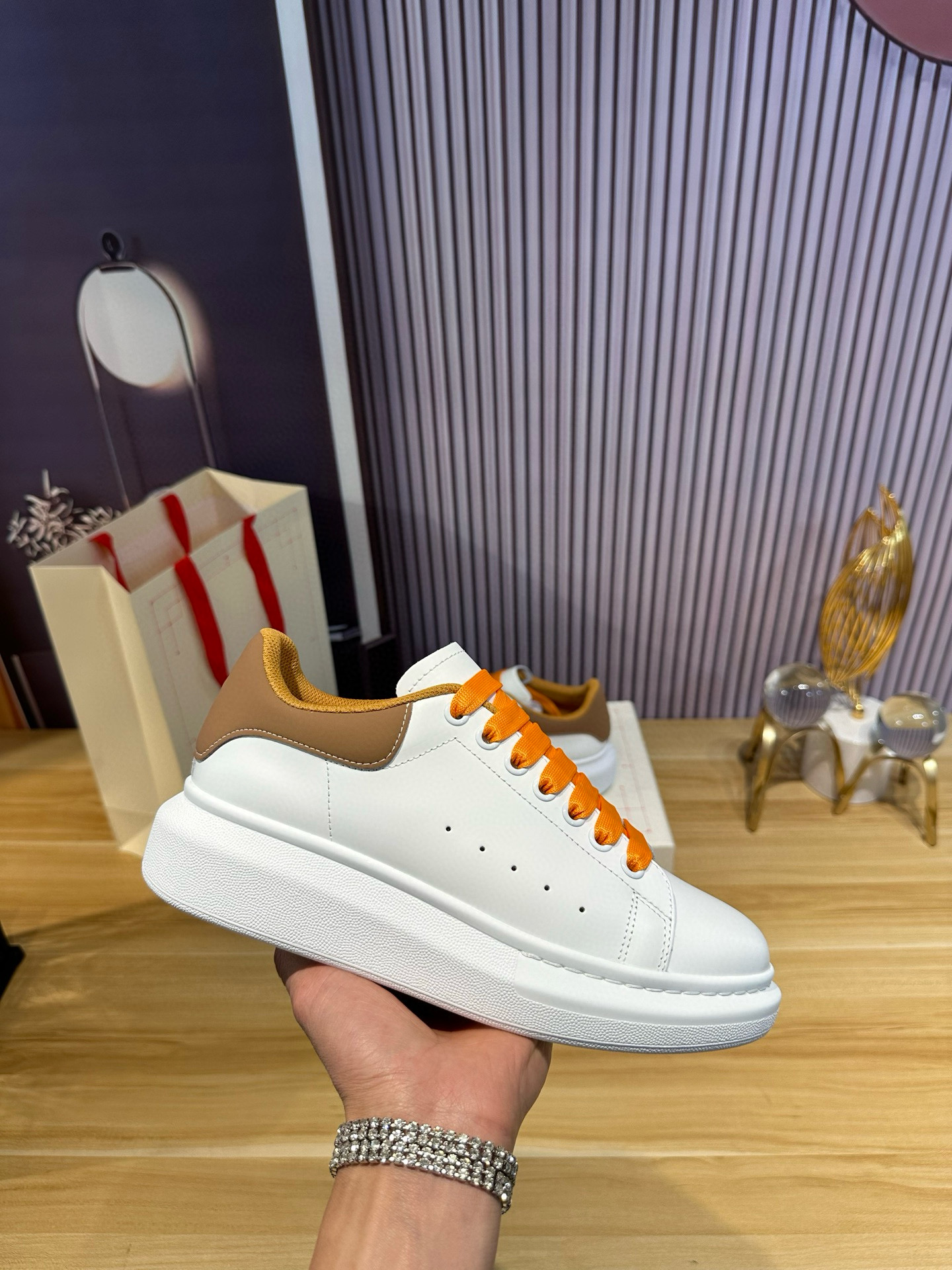 알렉산더 맥퀸 남녀공용 신발 운동화 스니커즈