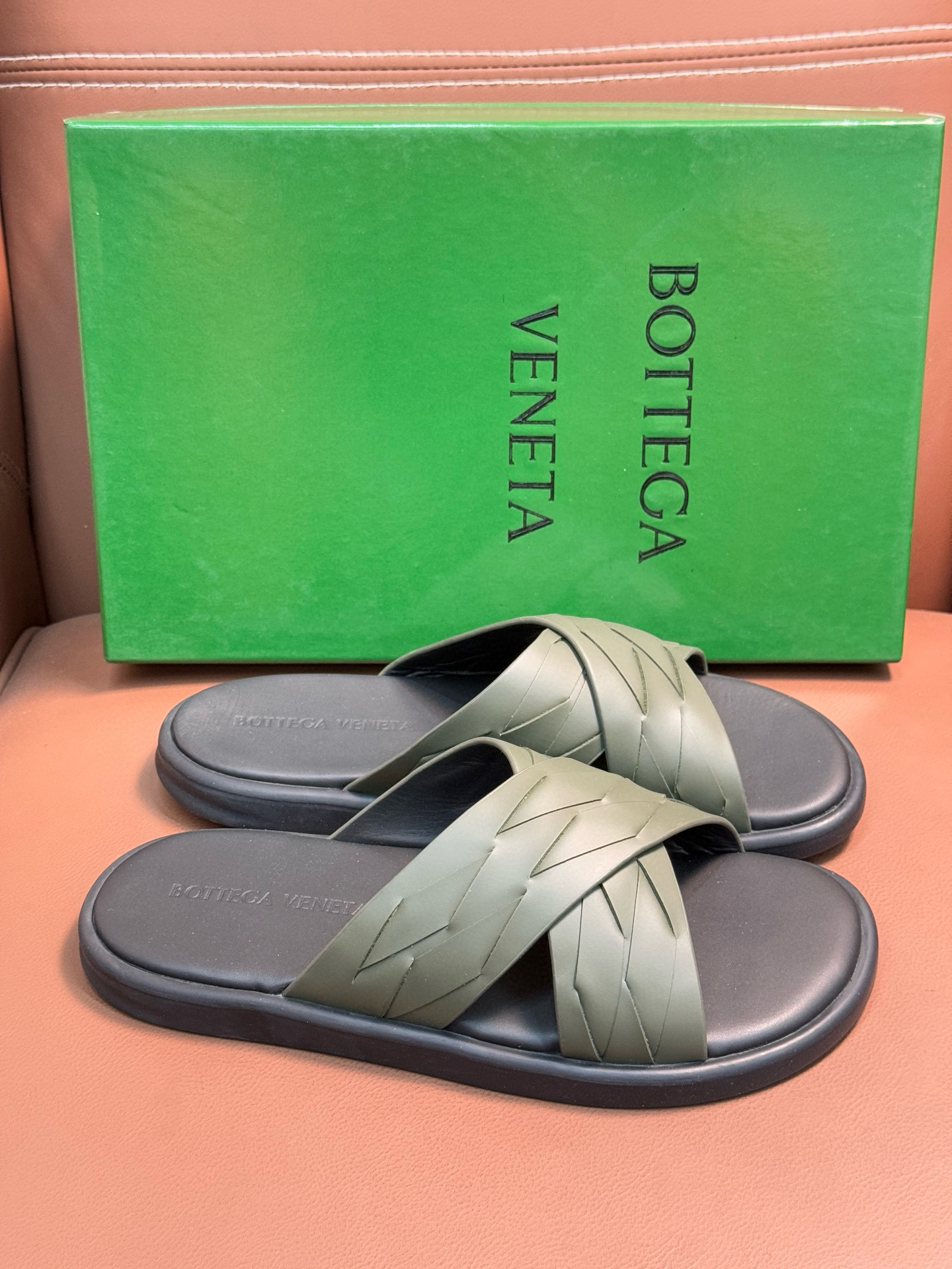 보테가베네타 남자 슬리퍼