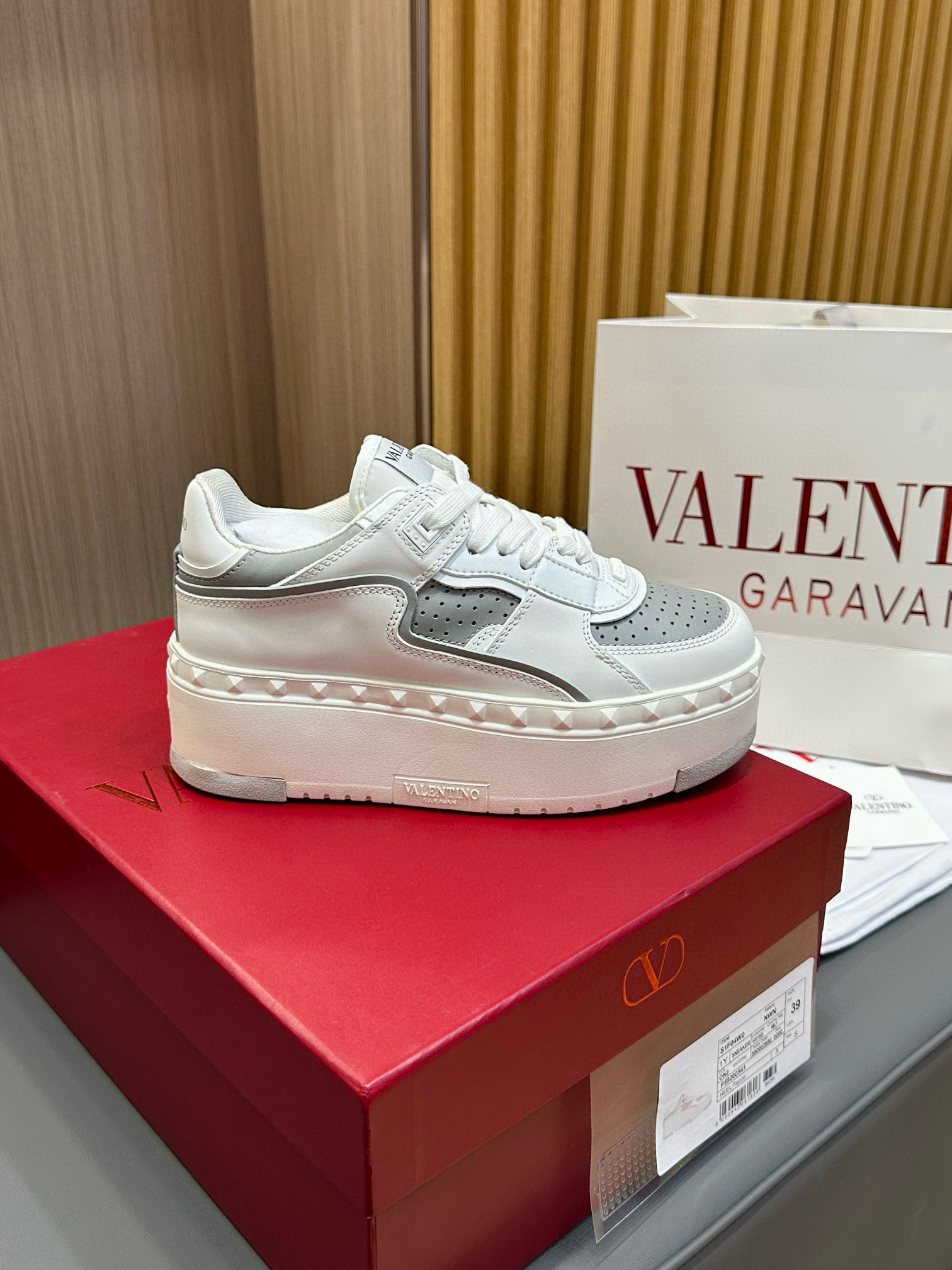 발렌티노 여자 신발 운동화 스니커즈