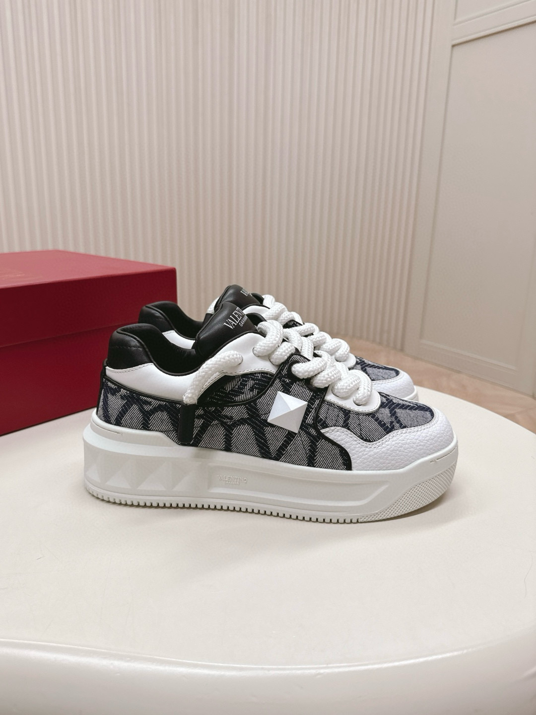 발렌티노 남녀공용 신발 운동화 스니커즈
