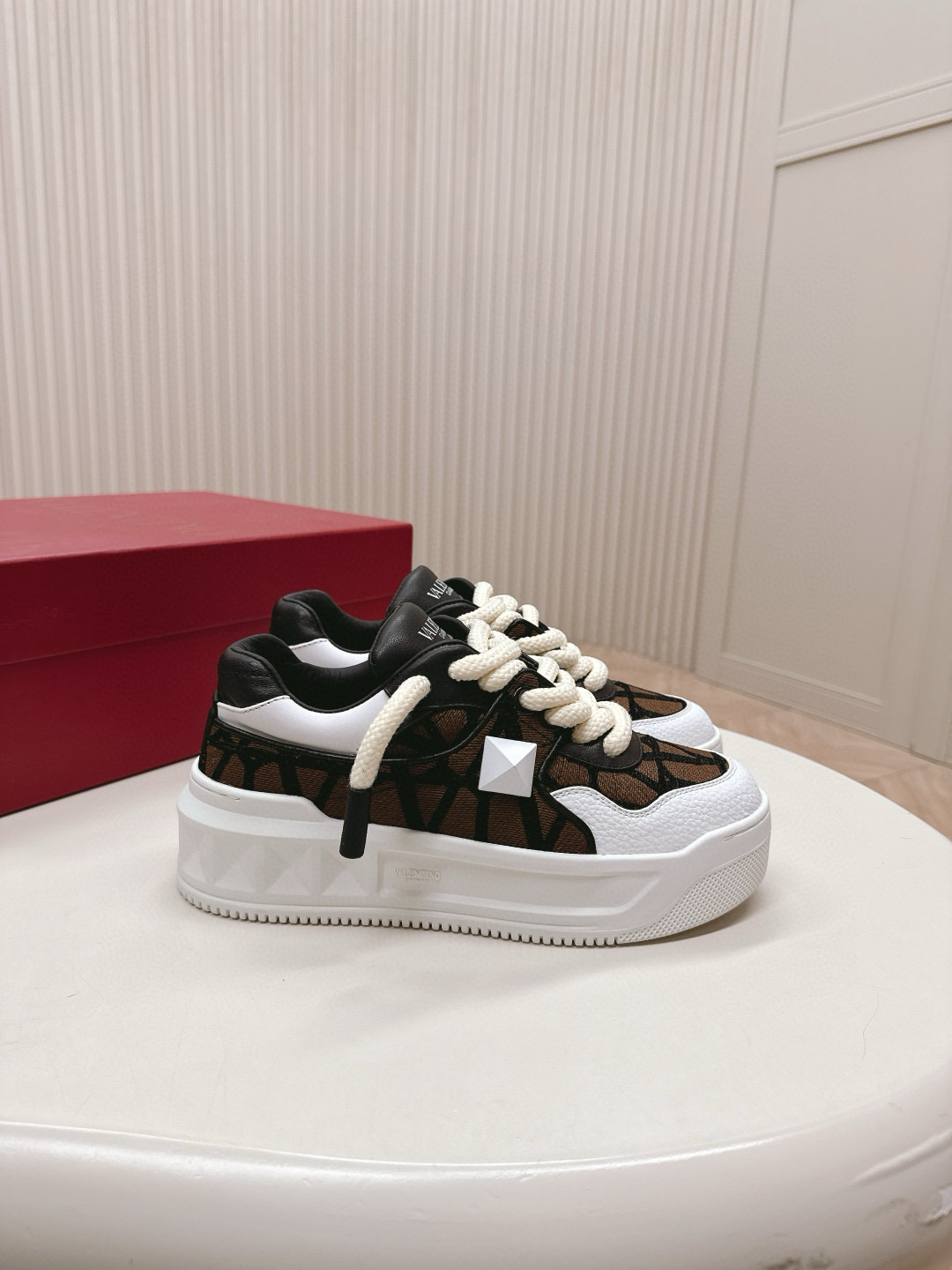 발렌티노 남녀공용 신발 운동화 스니커즈