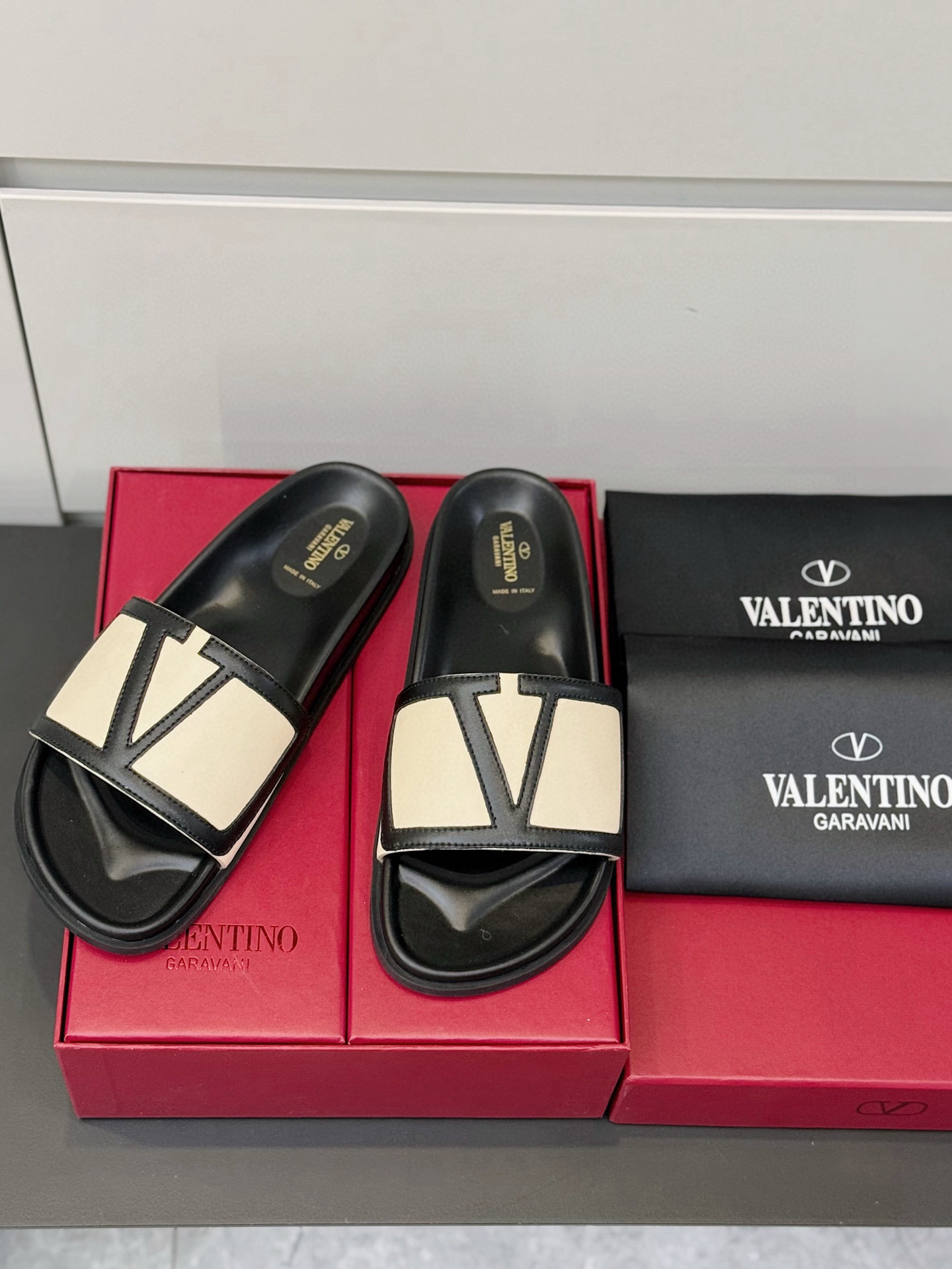 발렌티노 남자 슬리퍼