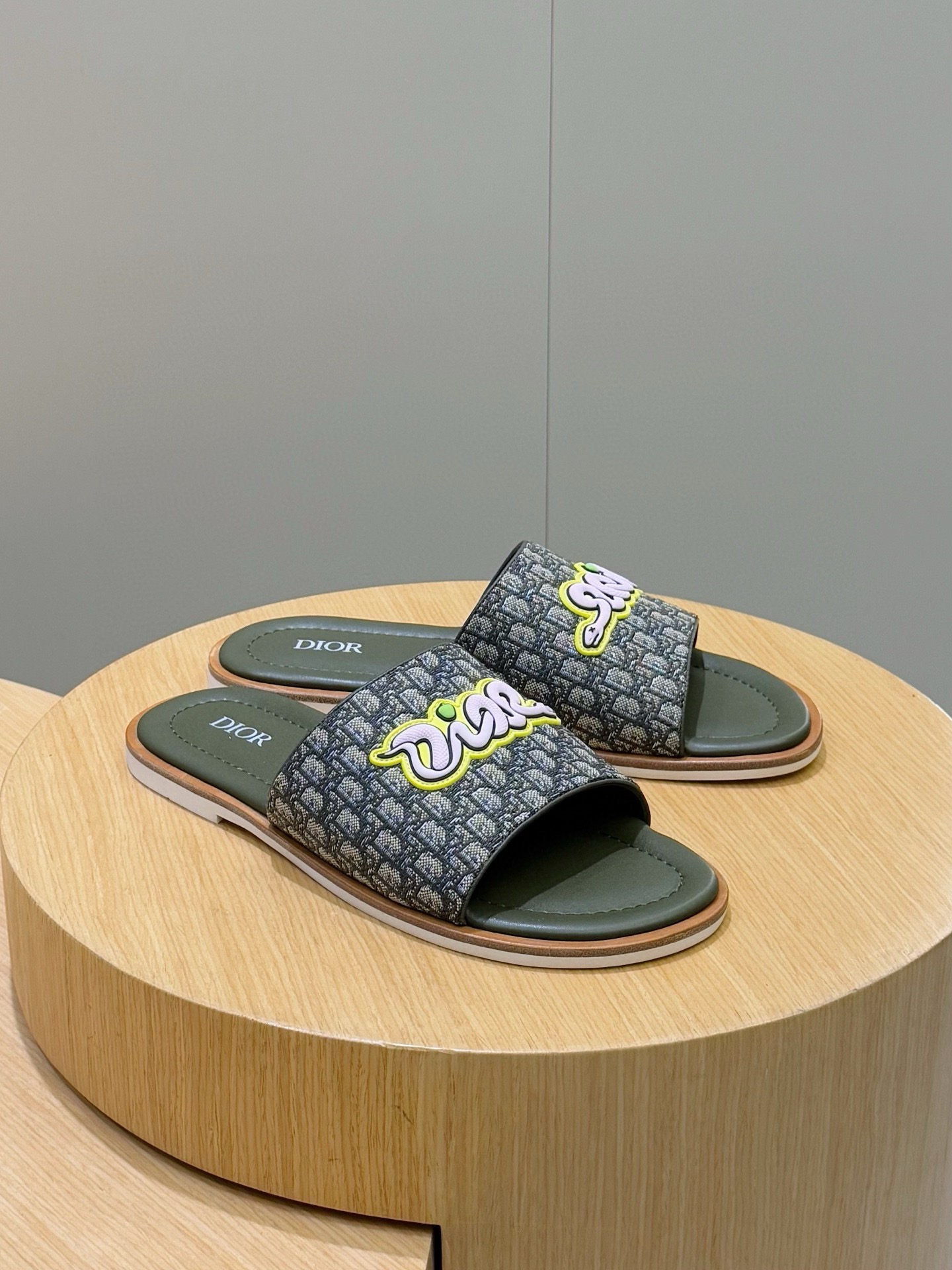 디올 남자 슬리퍼