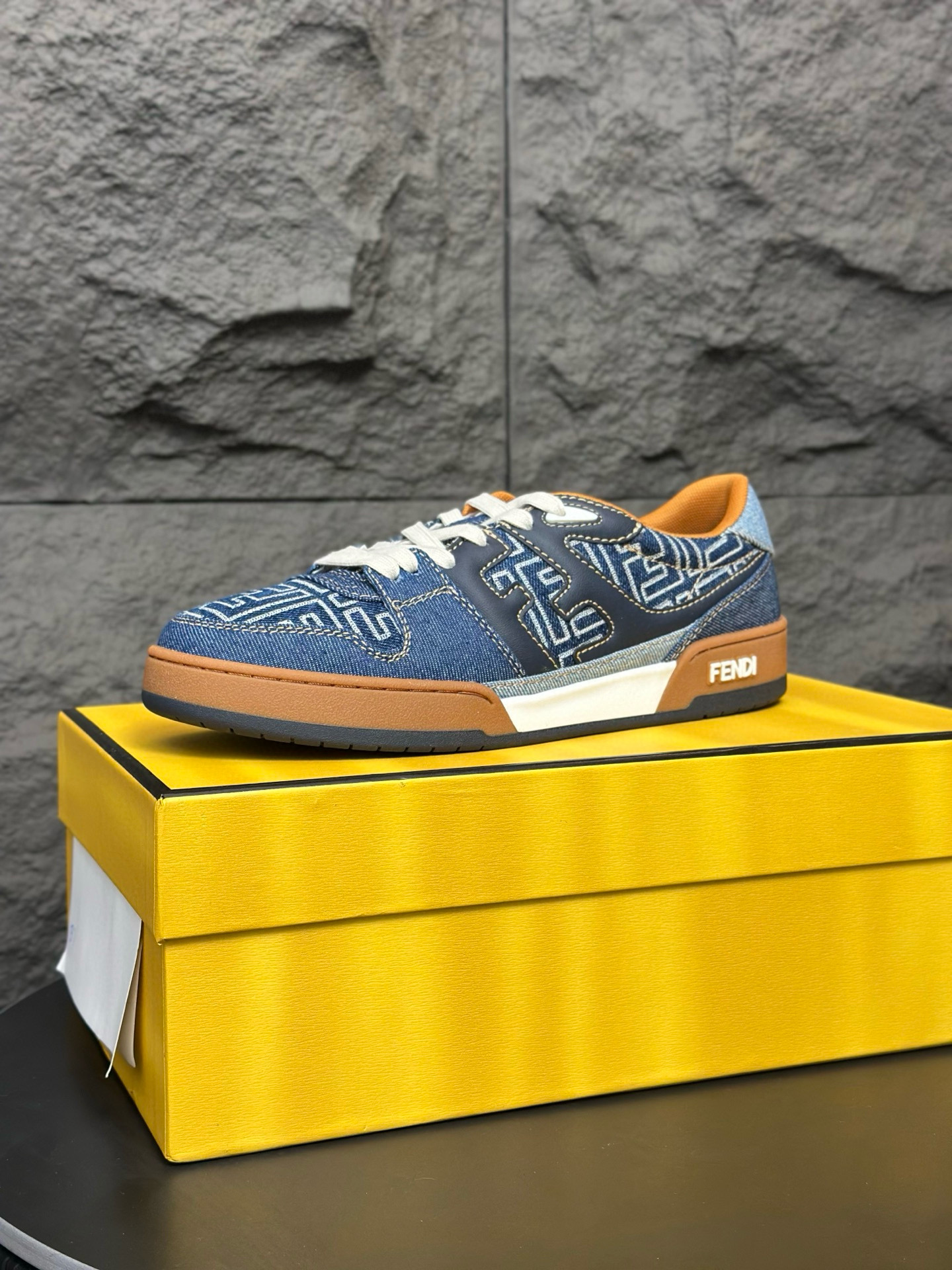 펜디 남녀공용 신발 운동화 스니커즈