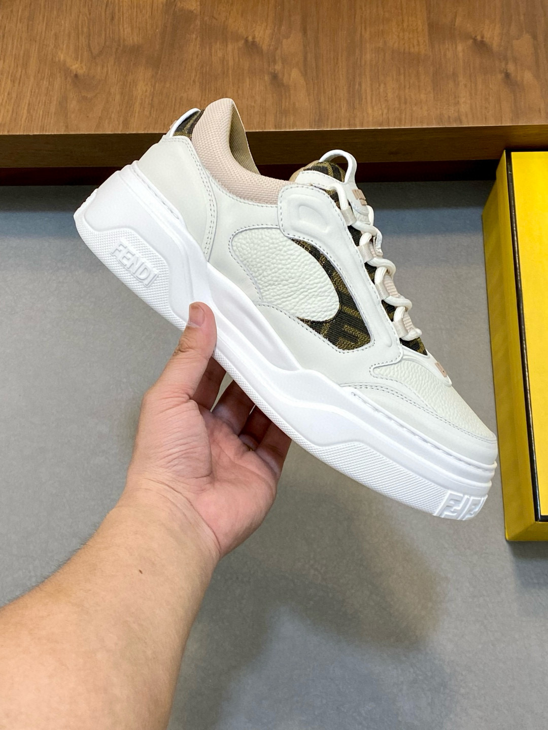 펜디 남자 신발 운동화 스니커즈