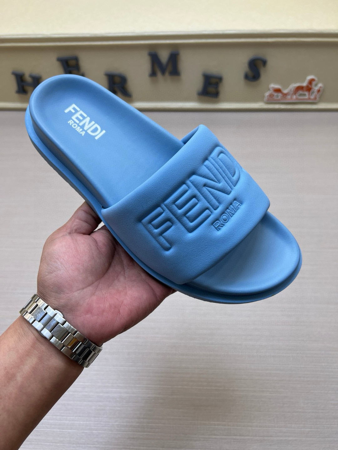 펜디 남자 슬리퍼