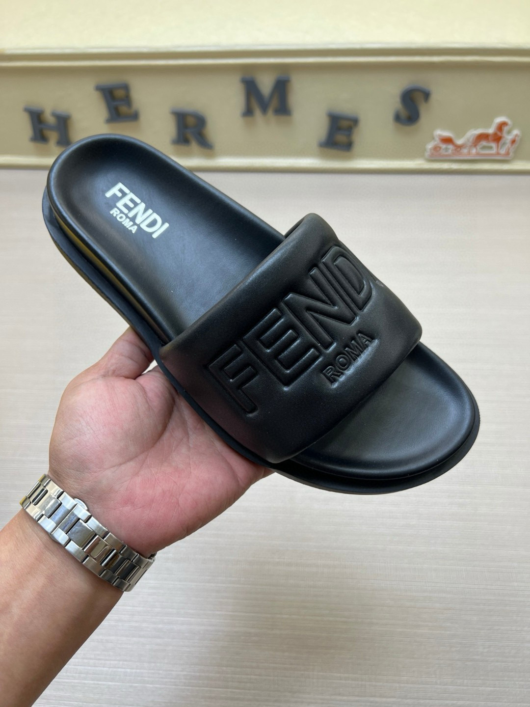 펜디 남자 슬리퍼