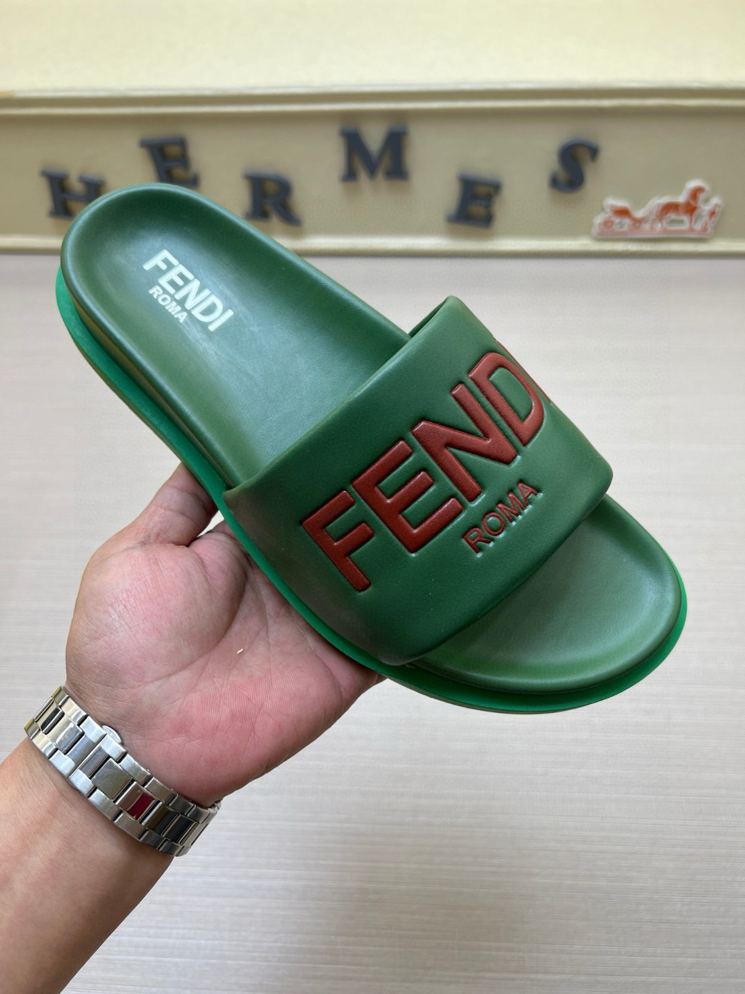 펜디 남자 슬리퍼