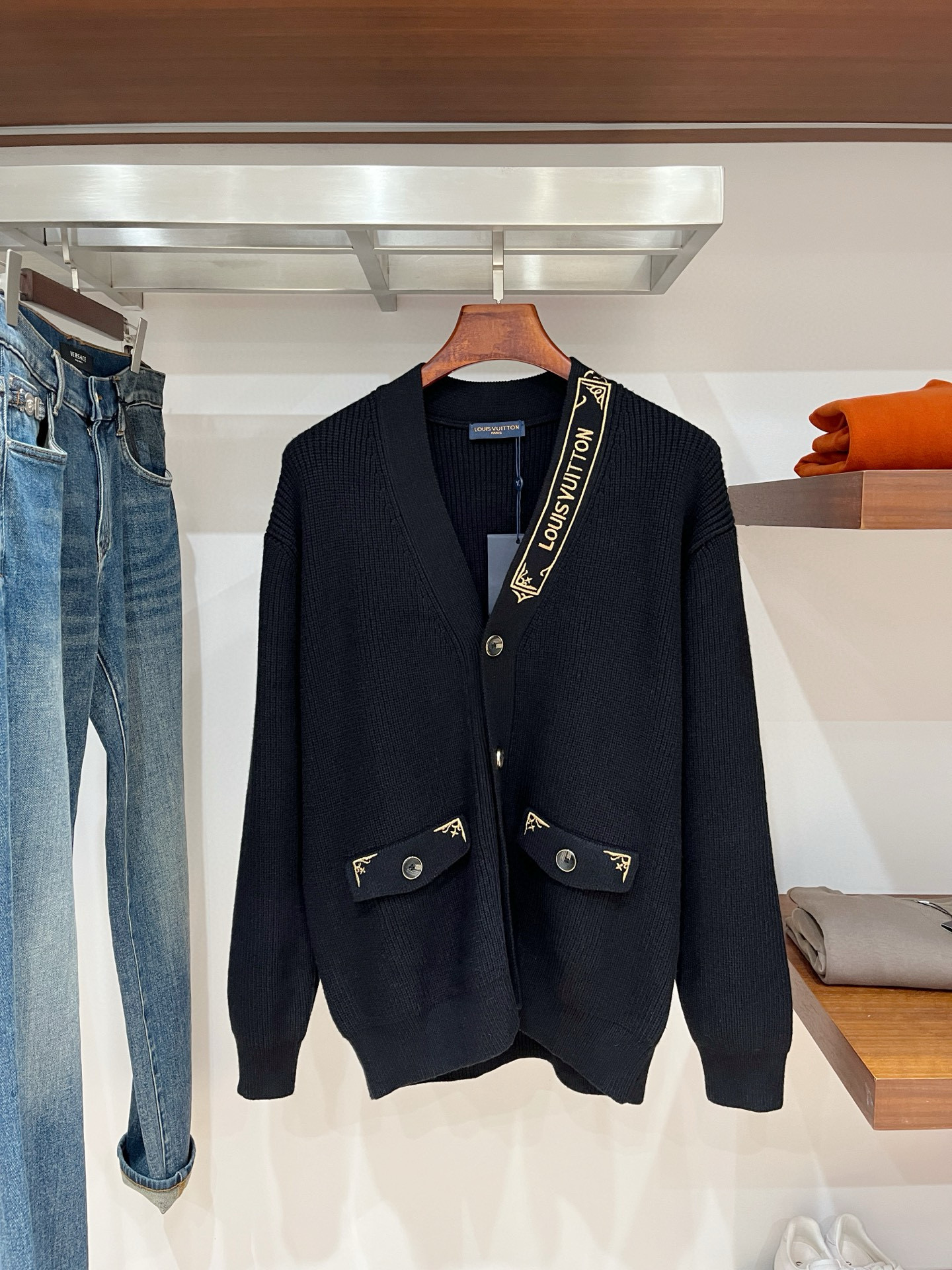 루이비통 남자 가디건