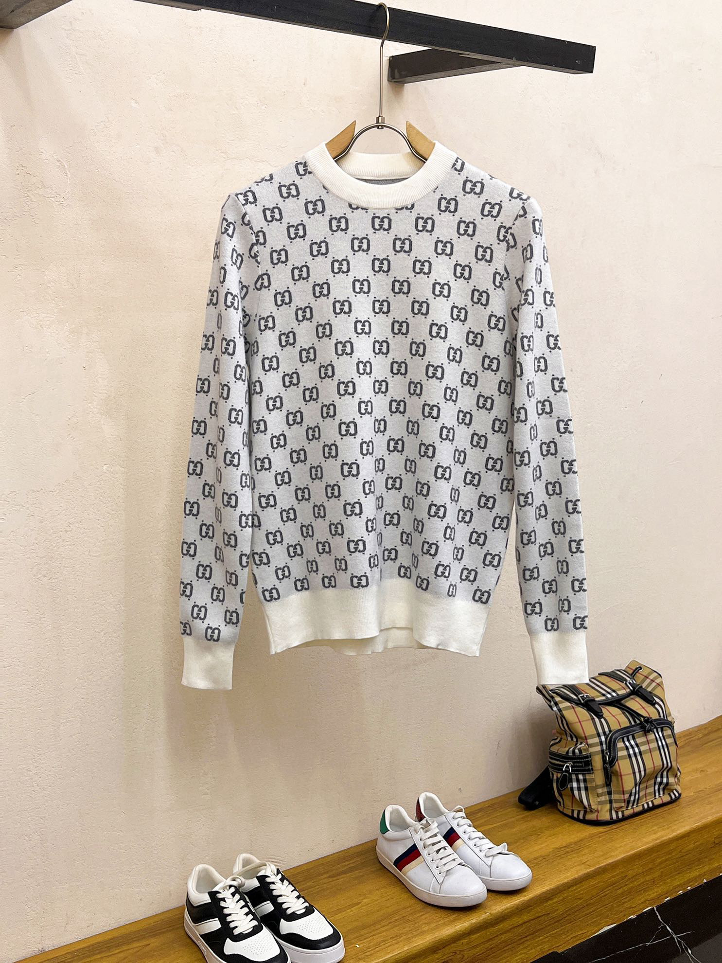 구찌 남자 니트