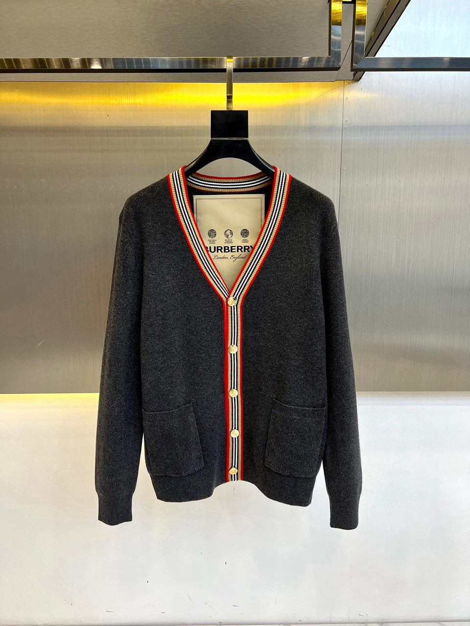 버버리 남자 가디건