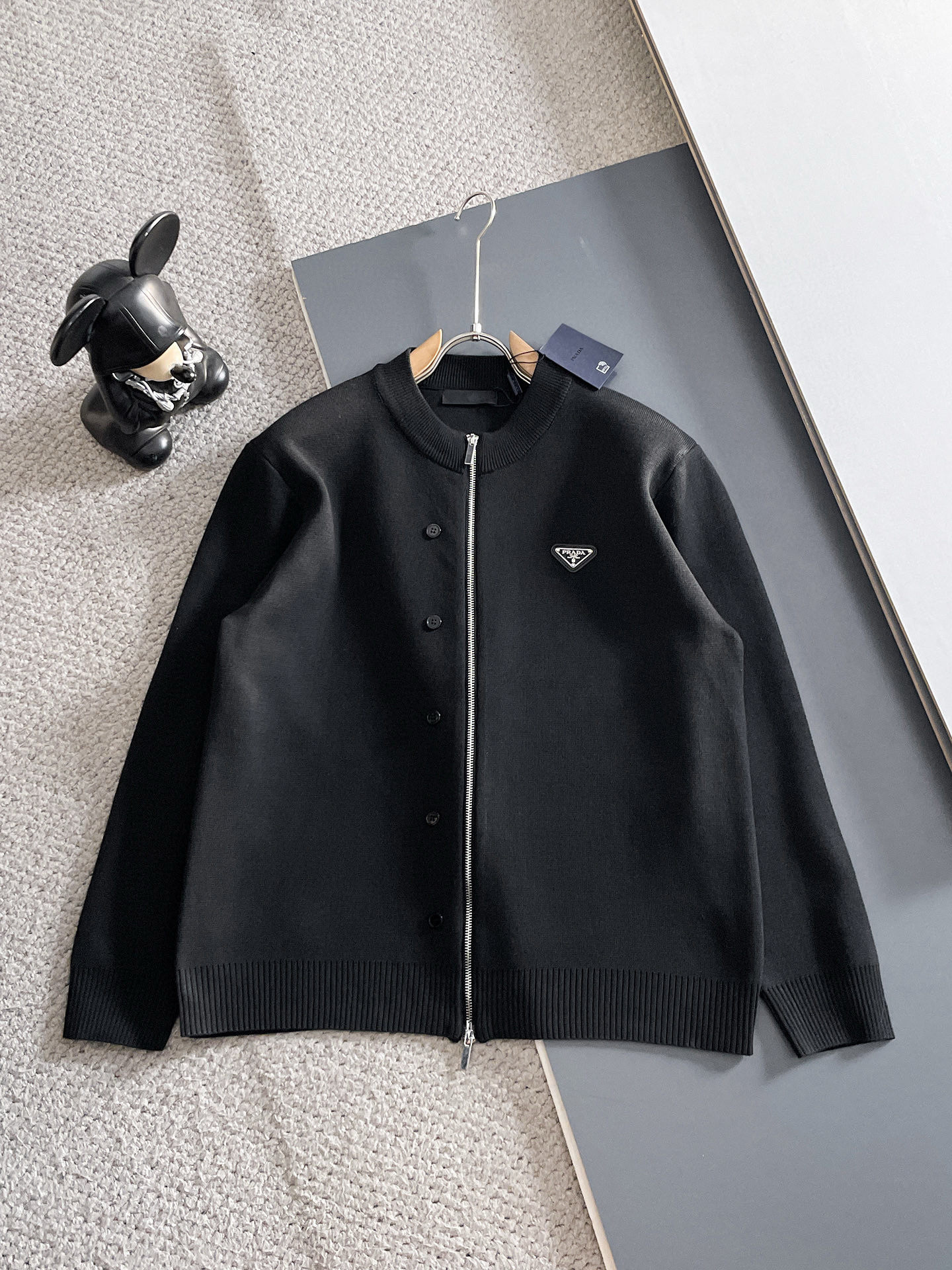 프라다 남자 가디건