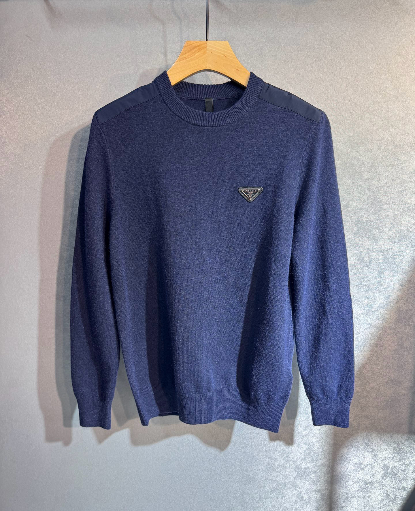 프라다 남자 니트