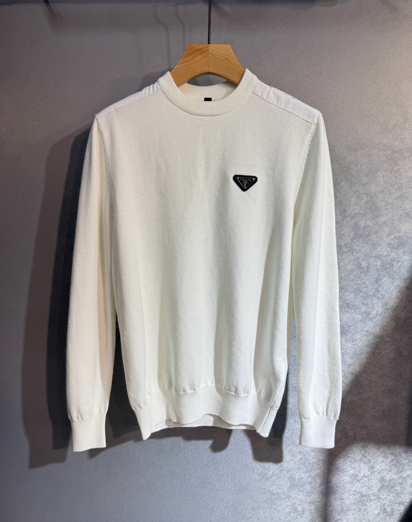 프라다 남자 니트