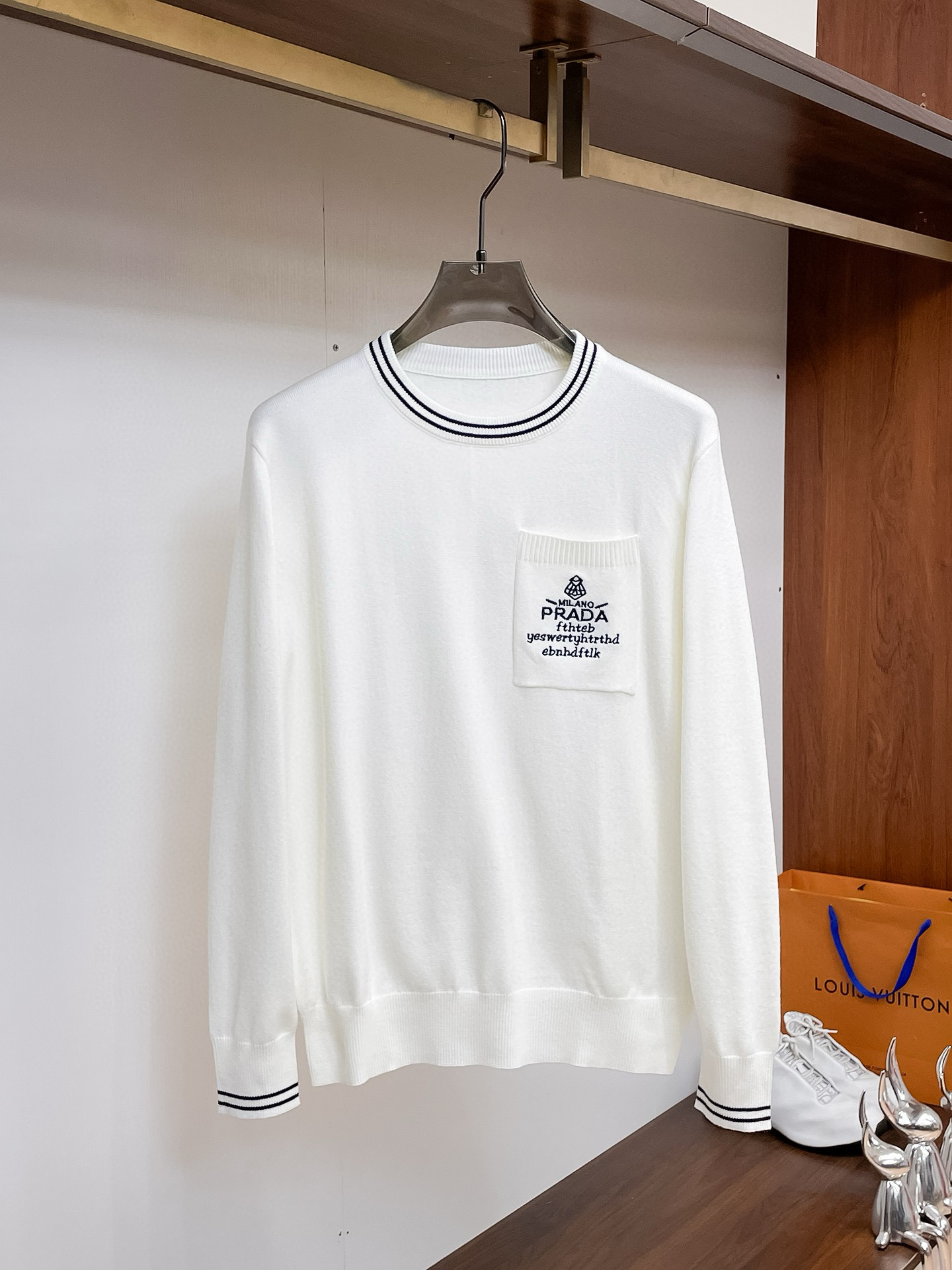 프라다 남자 니트