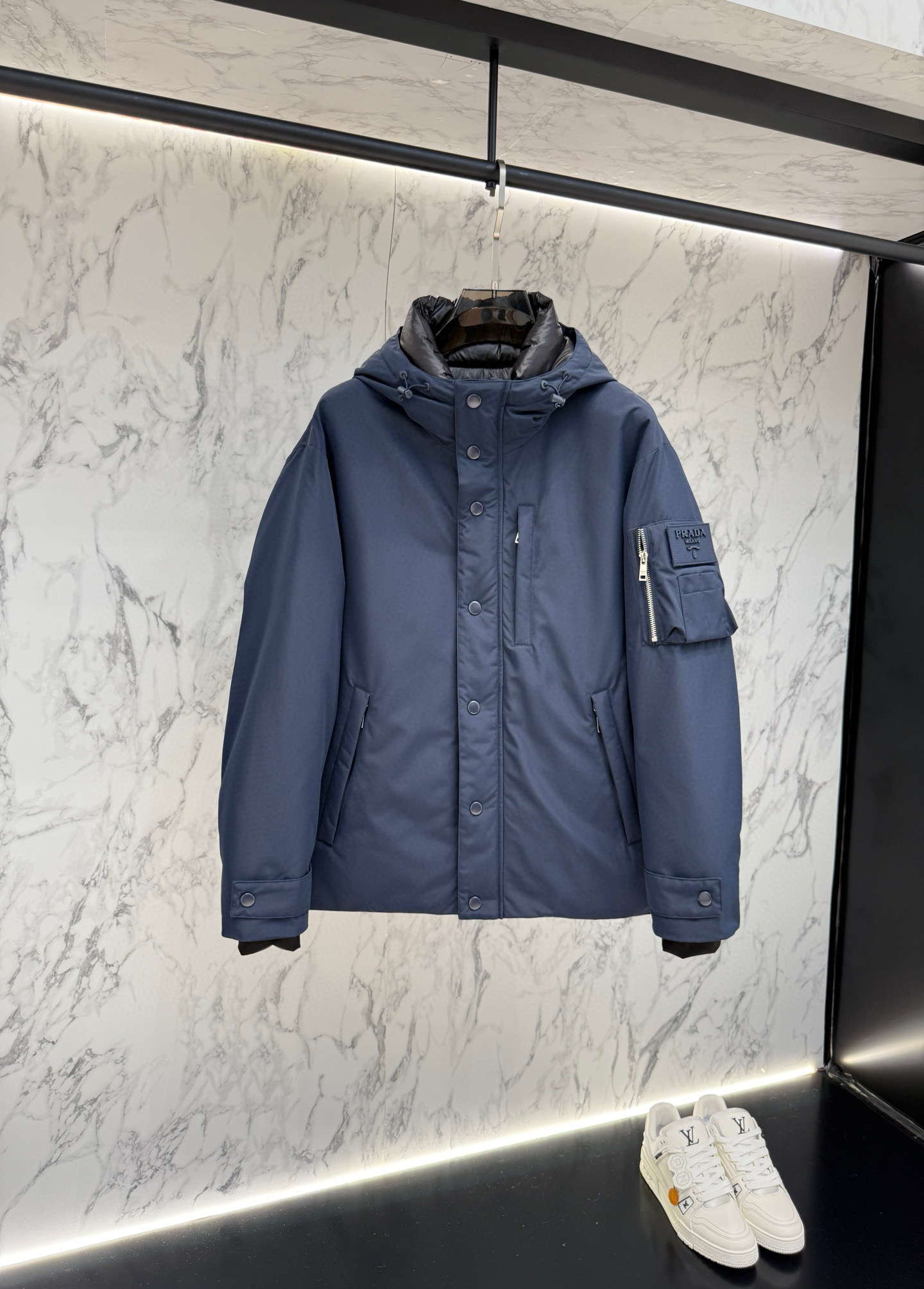 프라다 남자 패딩