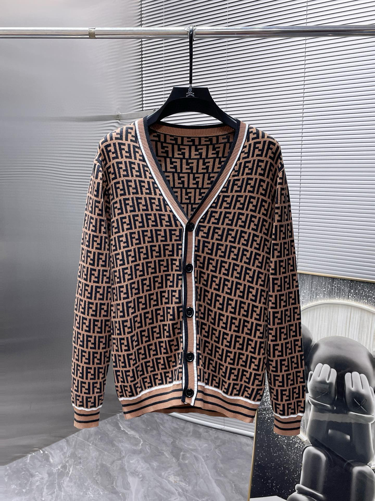 펜디 남자 가디건