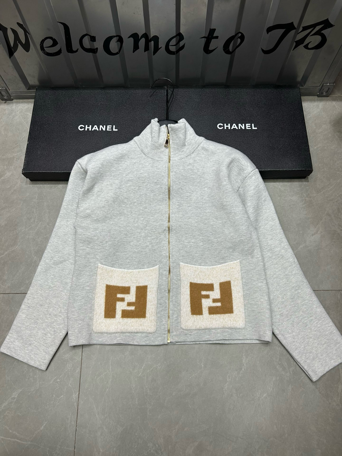 펜디 2컬러 남자 가디건