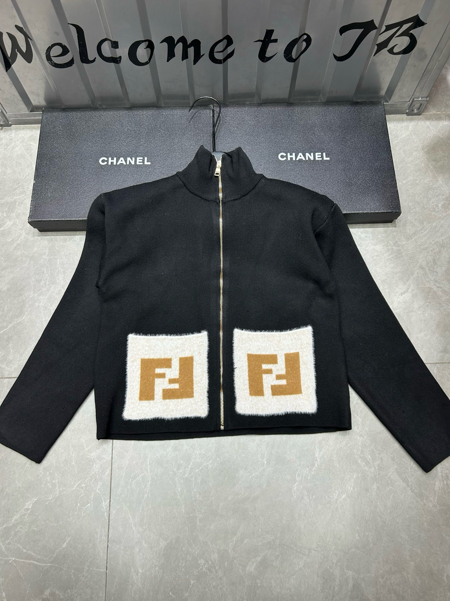 펜디 2컬러 남자 가디건