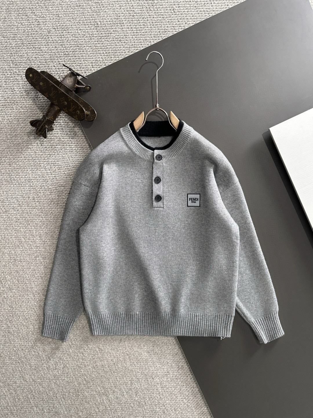 펜디 남자 니트