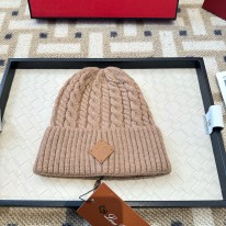 로로피아나 겨울 모자