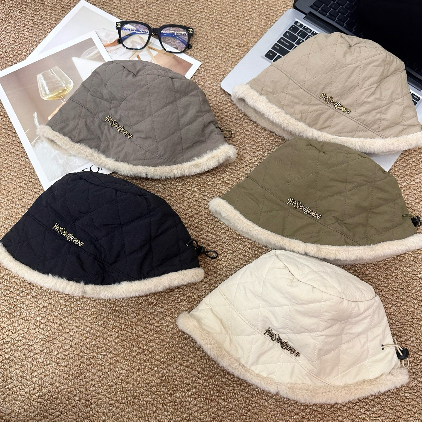 생로랑 겨울 모자