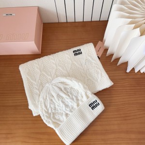 미우미우 겨울 모자 세트