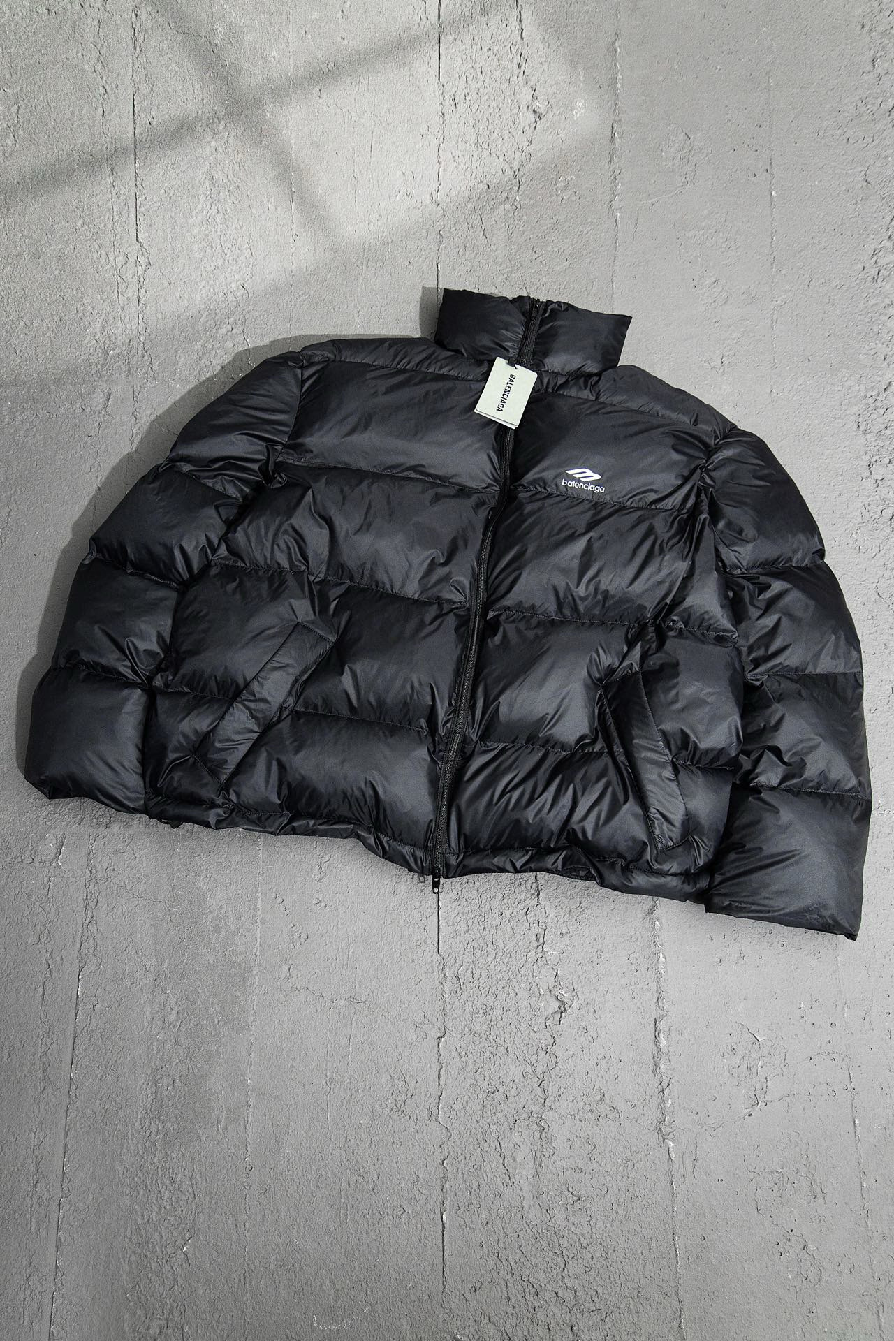 발렌시아가 남녀공용 패딩