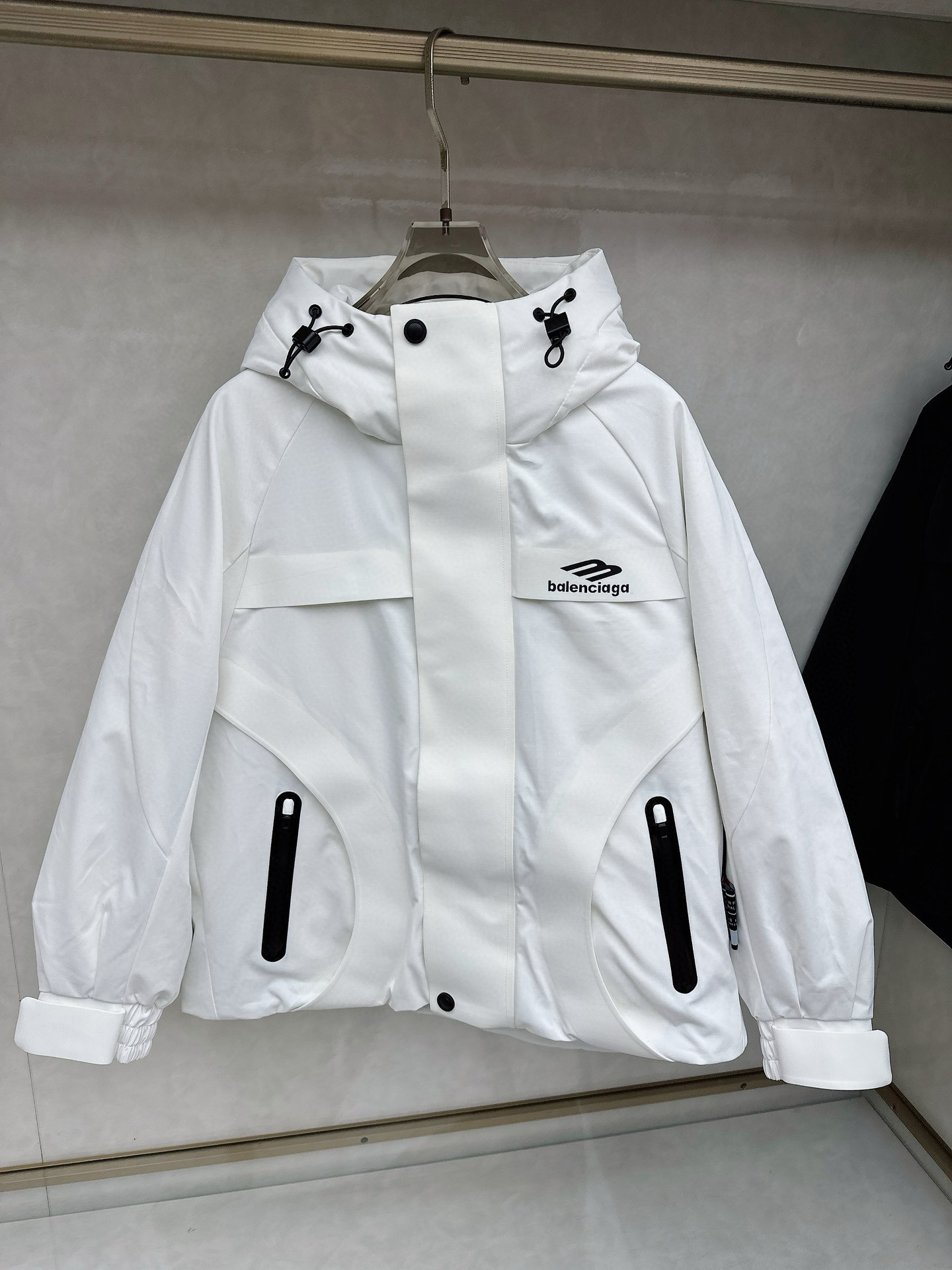 발렌시아가 남자 패딩