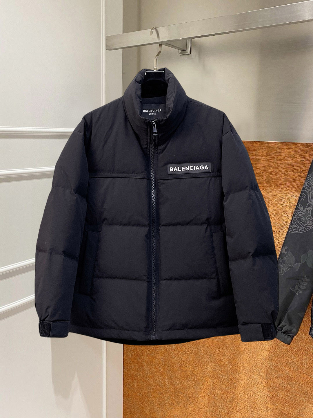 발렌시아가 남자 패딩