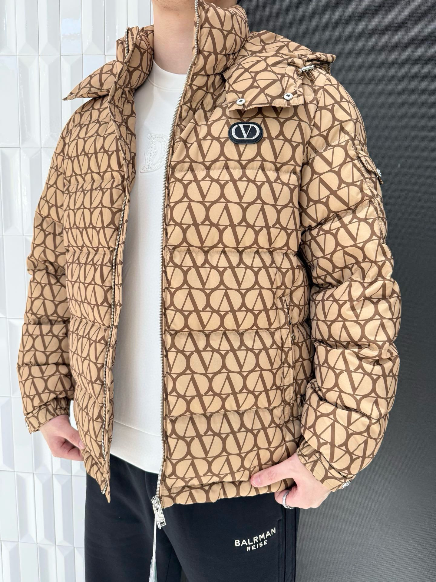 발렌티노 남자 패딩