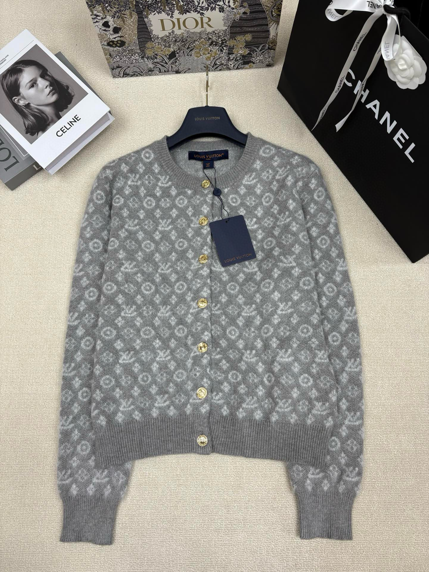 루이비통 여자 가디건