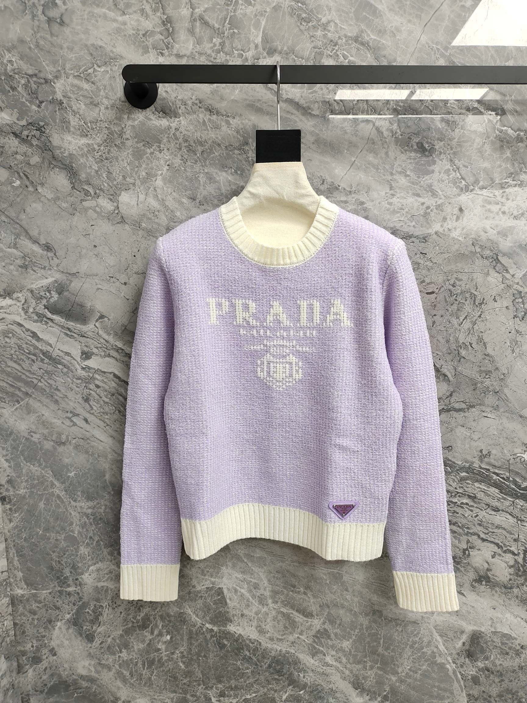 프라다 여자 니트