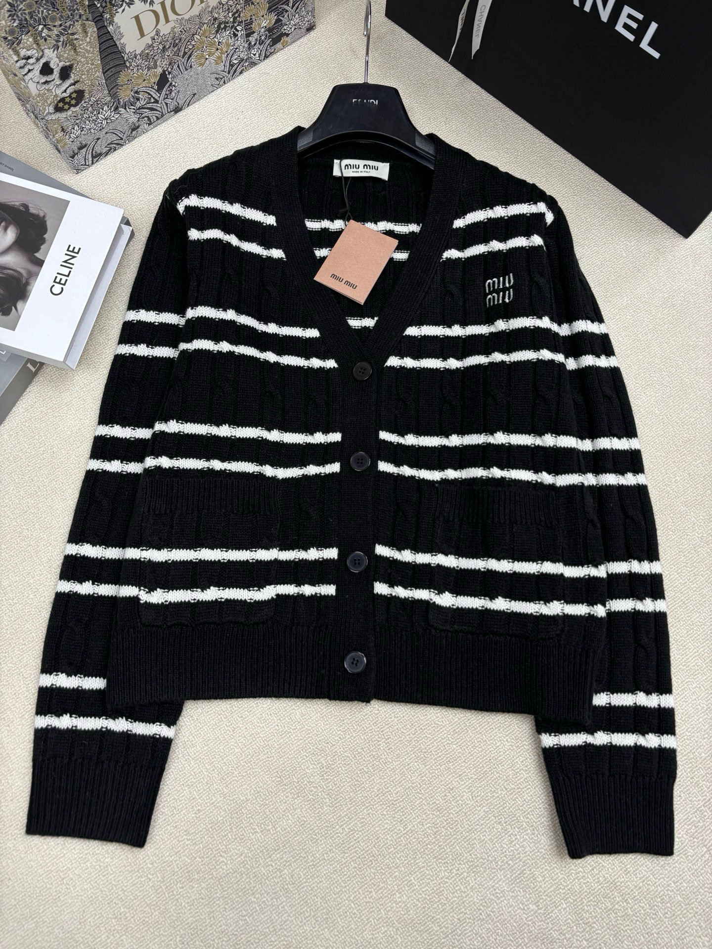 미우미우 여자 가디건