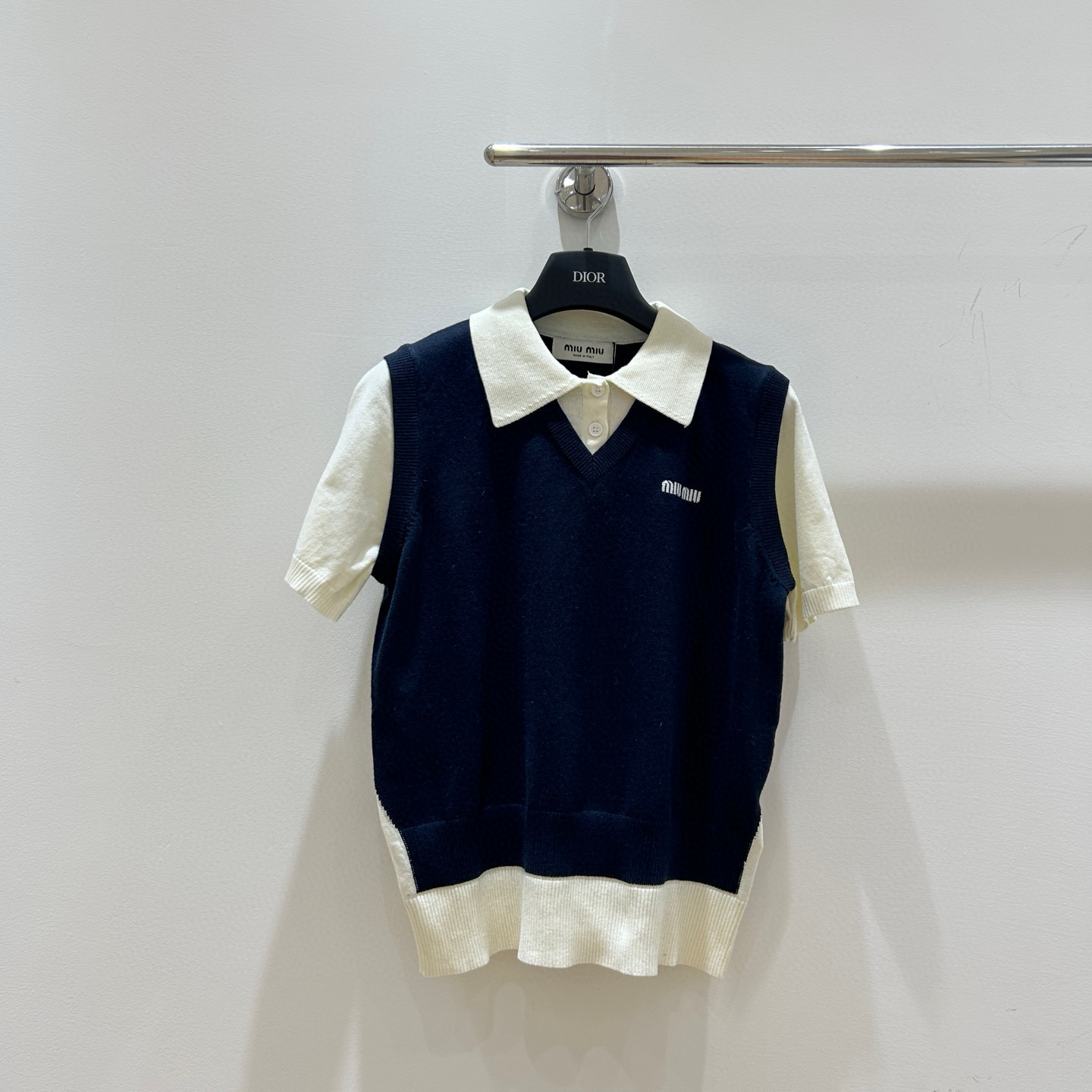 미우미우 2컬러 여자 반팔