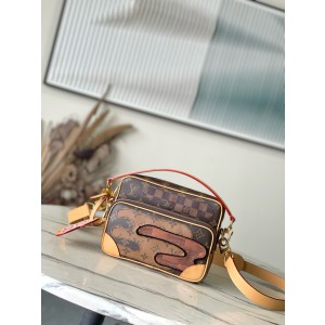 루이비통 M26068 남녀공용가방