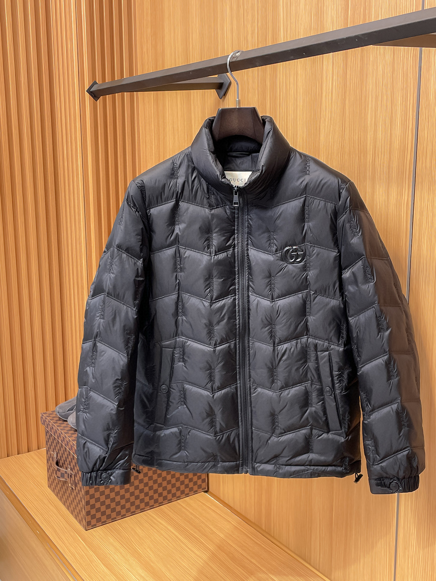 구찌 남자 패딩