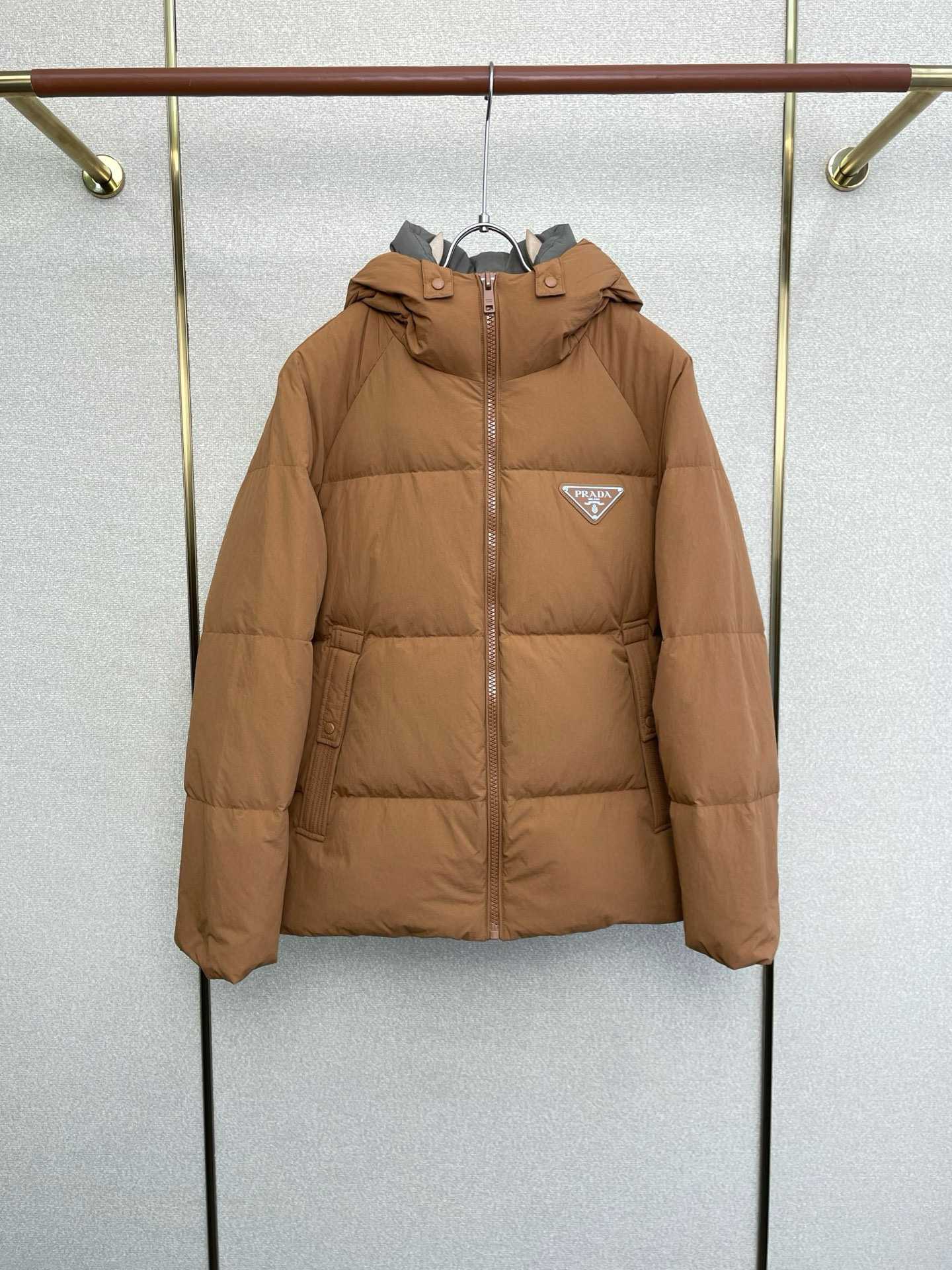 프라다 남자 패딩