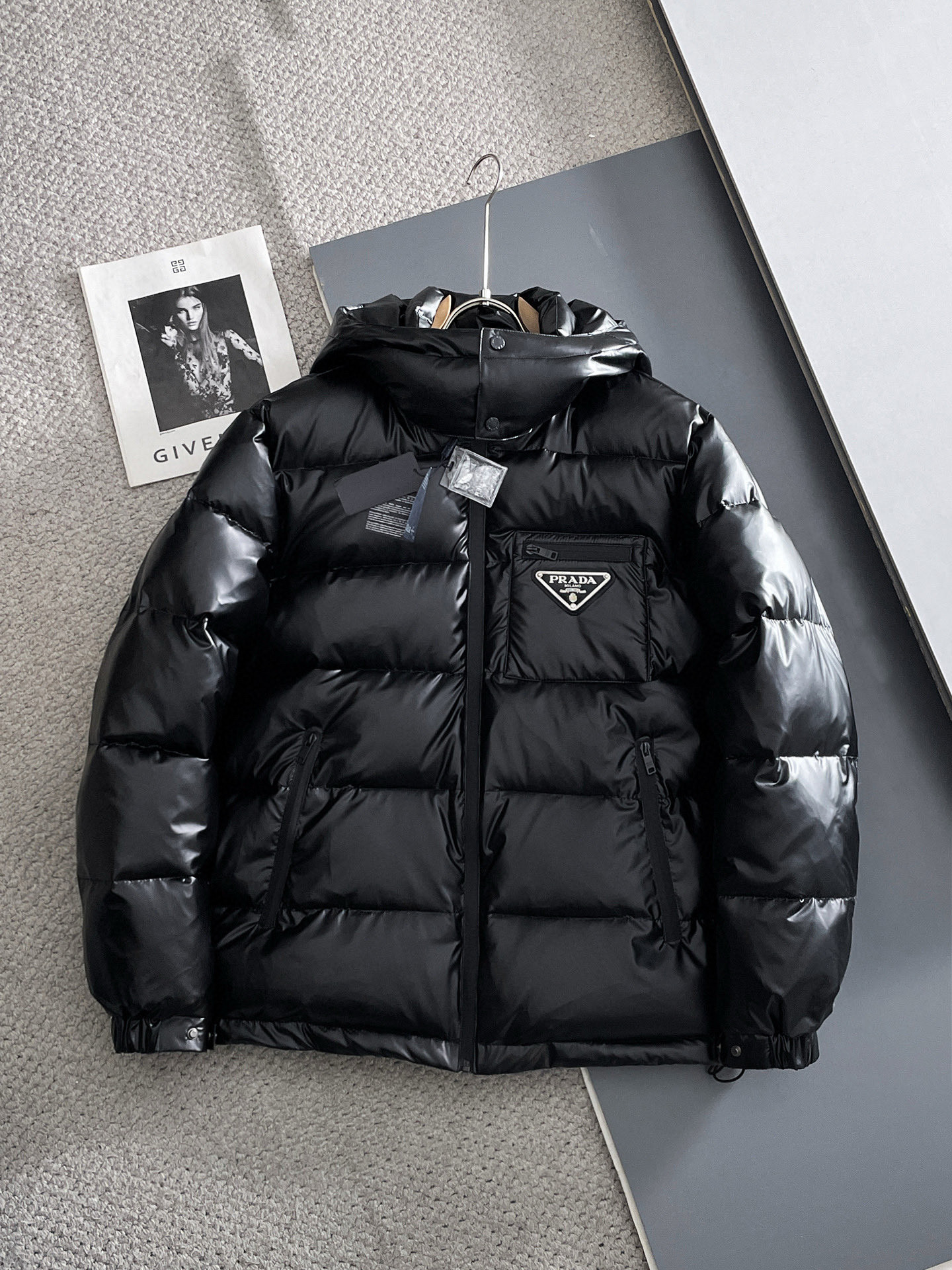 프라다 남자 패딩