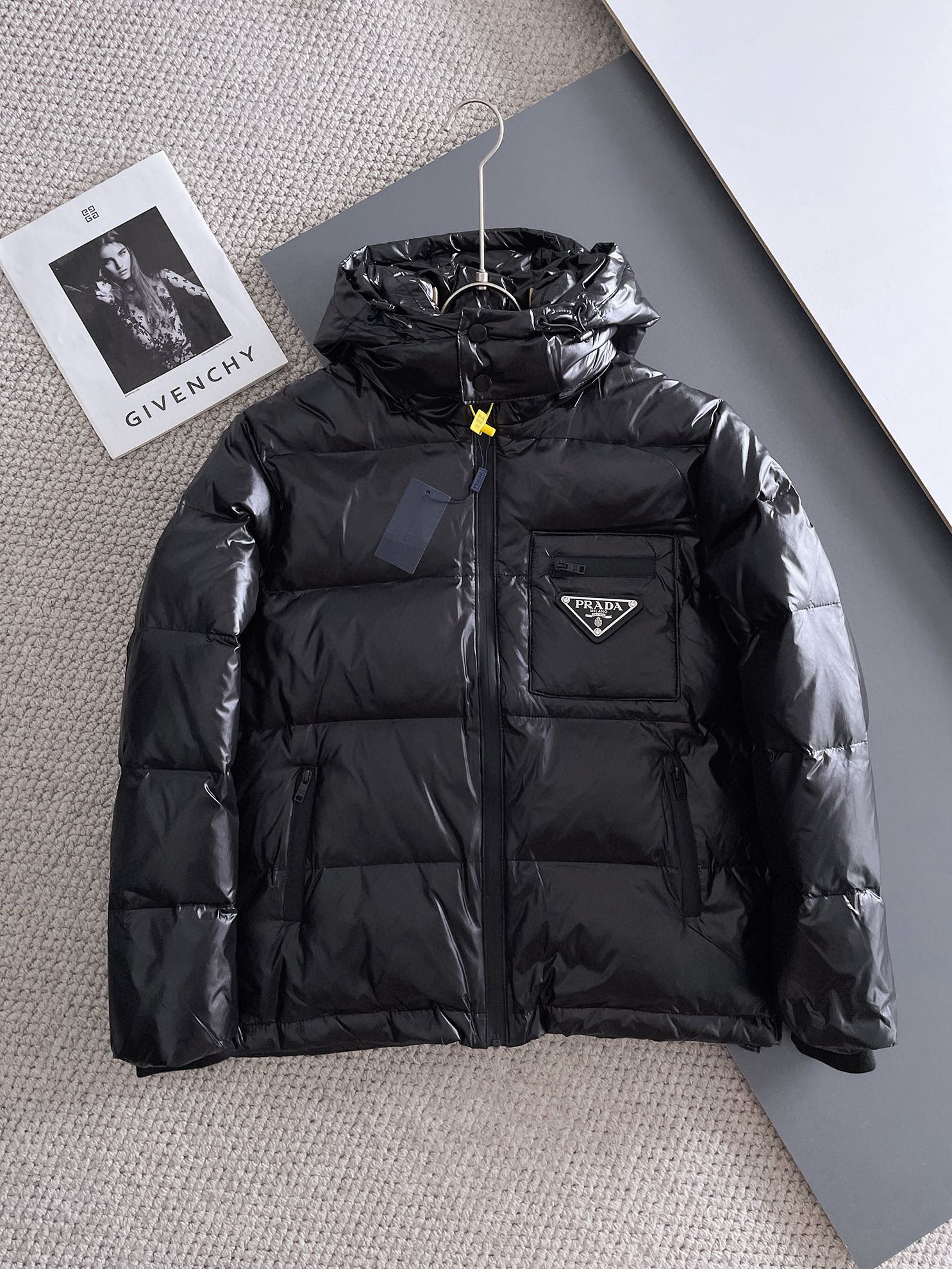 프라다 남자 패딩