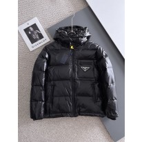 프라다 남자 패딩