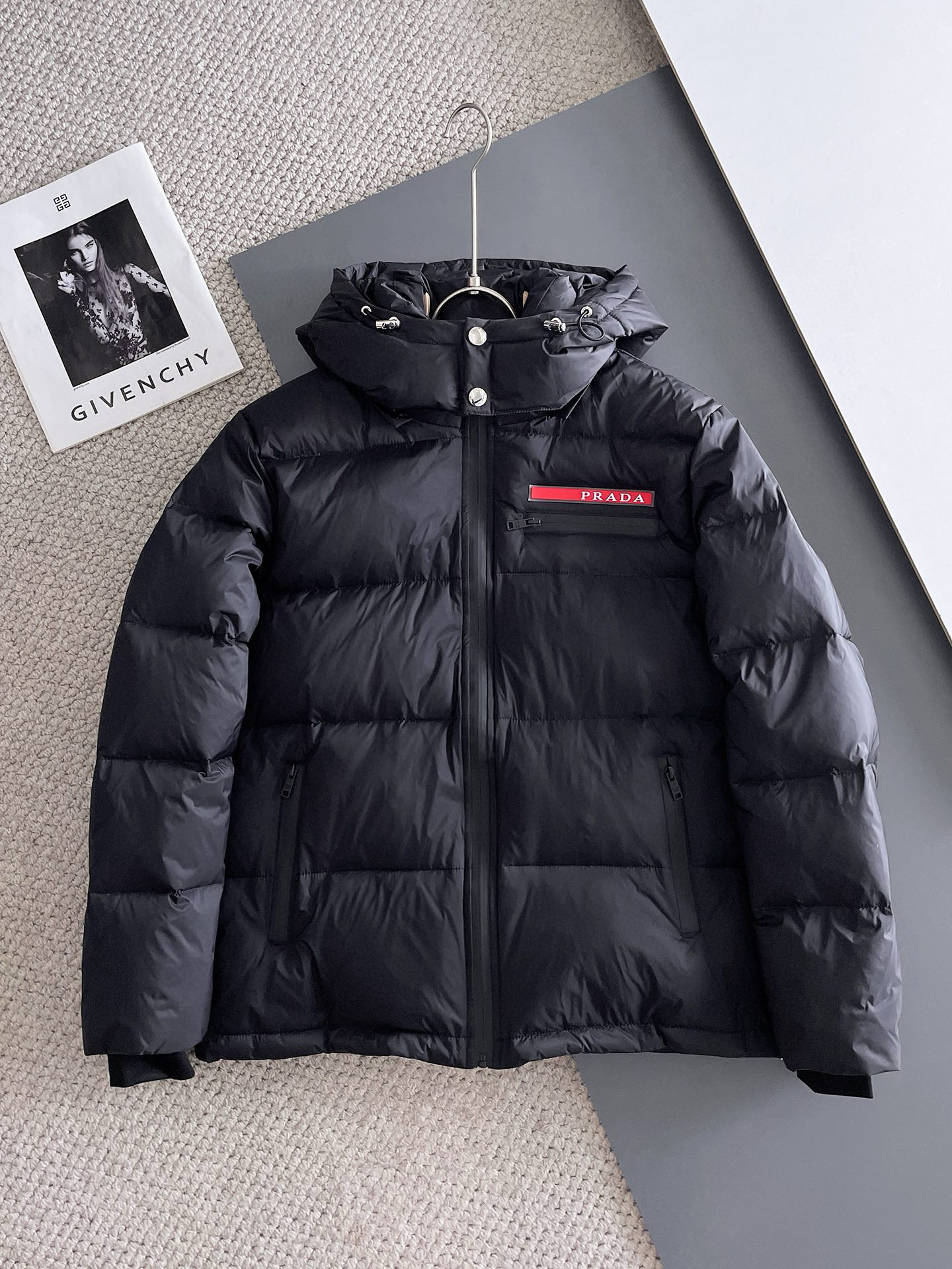 프라다 남자 패딩