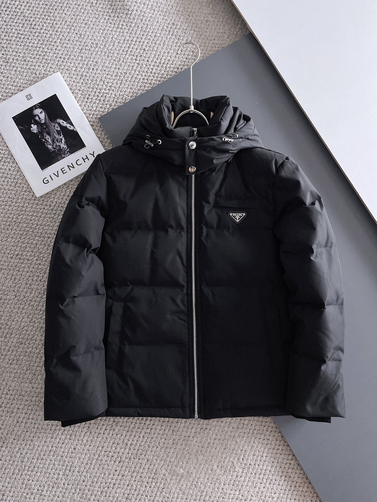 프라다 남자 패딩